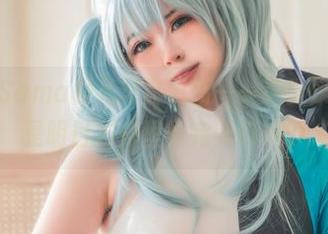 Hatori Sama极光写真更新——这份惊艳，简直是明日方舟里的完美幻境。